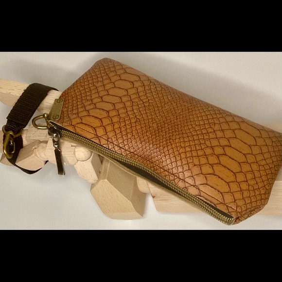 HandBag Mistress Vegan Leather Python Clutch Detachable Strap Brisbane Made - Picture 4 of 8